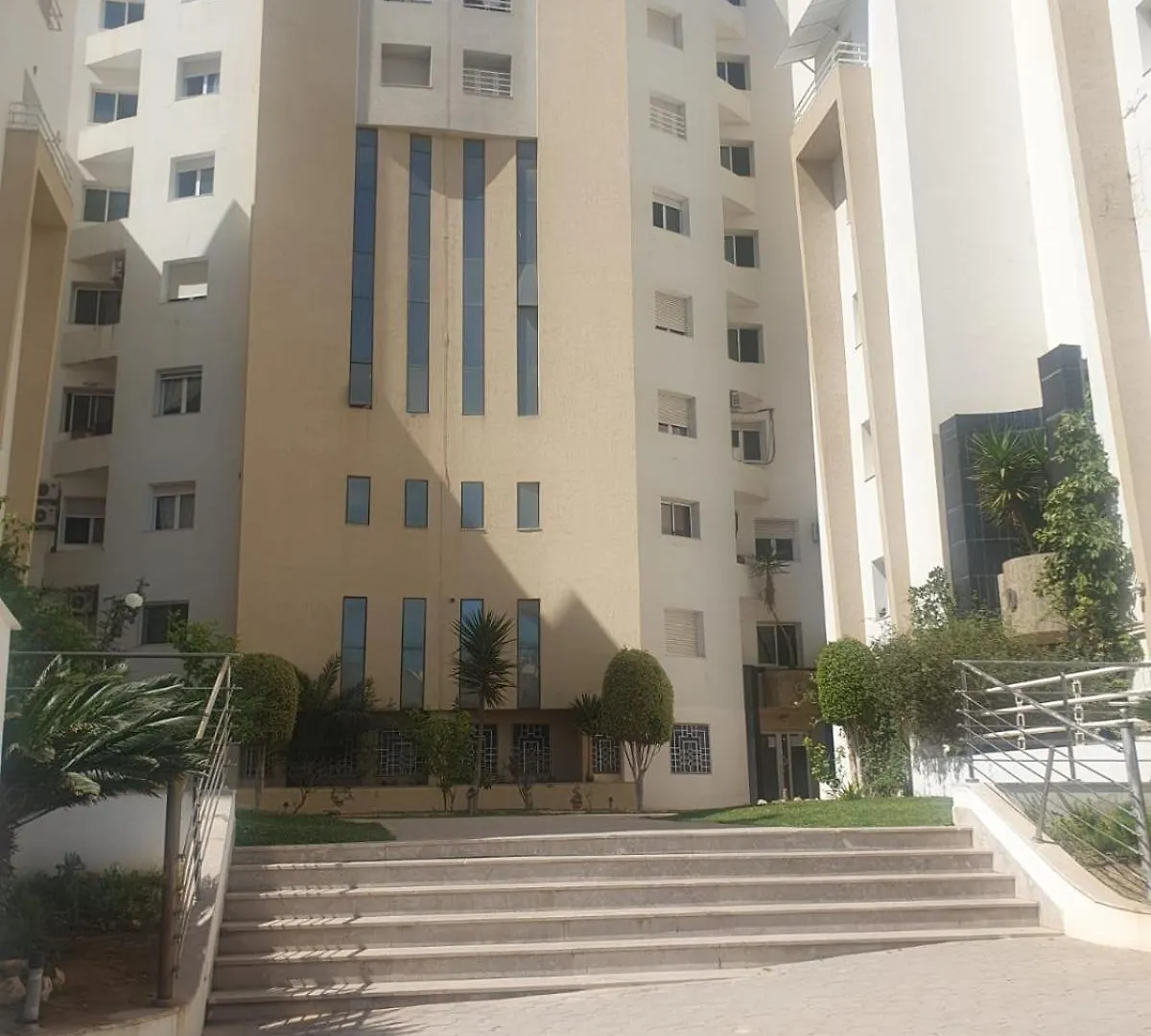 Apartment Appartement 141M2 Moderne Haut Standing De 3 Chambres - Internet Fibre A Ennasr 2 - Ideal Pour Famille - Service Navette Borj Turki Tunisia