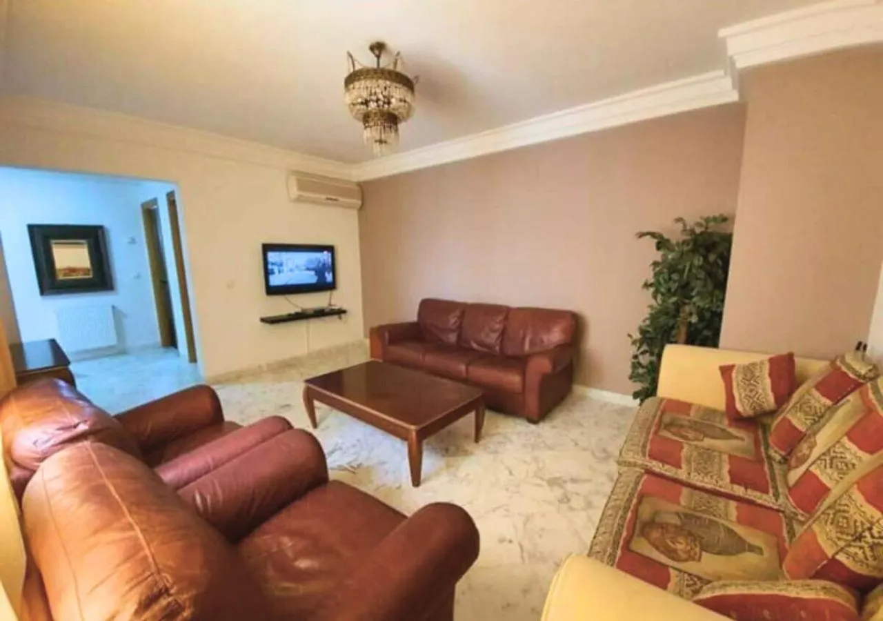 Appartement 141M2 Moderne Haut Standing De 3 Chambres - Internet Fibre A Ennasr 2 - Ideal Pour Famille - Service Navette Borj Turki Apartment