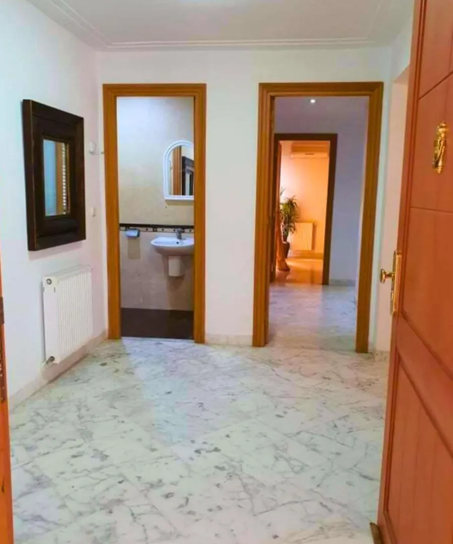 Appartement 141M2 Moderne Haut Standing De 3 Chambres - Internet Fibre A Ennasr 2 - Ideal Pour Famille - Service Navette Borj Turki